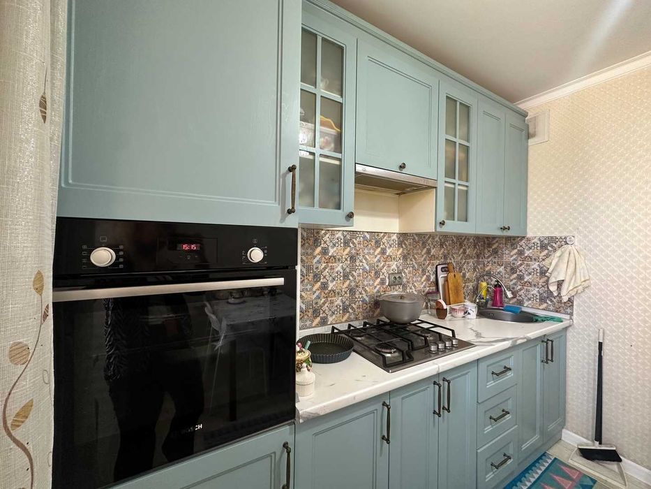 Продам трехкомнатную квартиру в р-н Жилгородка