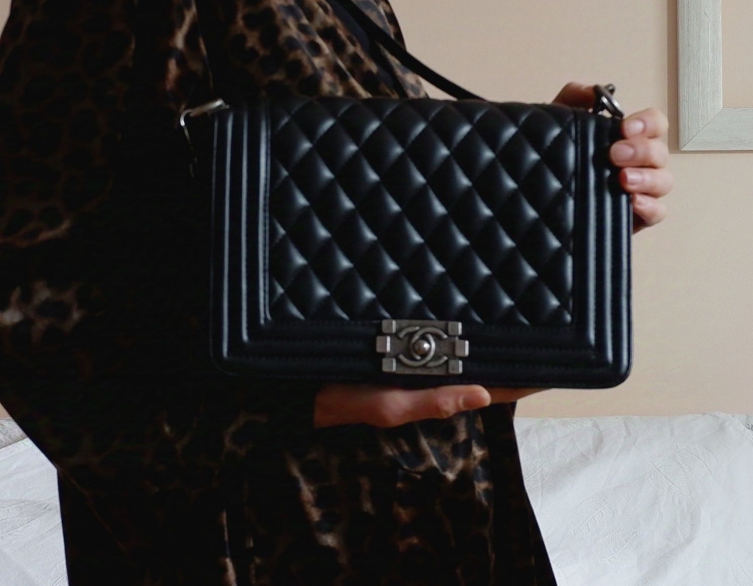 Чанта Chanel модел boy bag