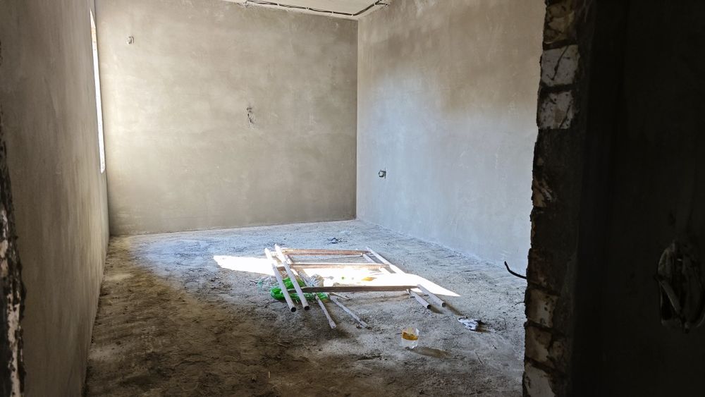 Uy sotiladi 2.5 sotix korobka Olmazor Beruniy metro