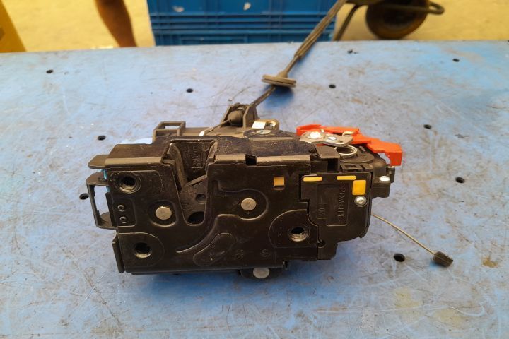 Broasca usa fata dreapta 3D1837016AC Volkswagen VW Golf 6 [2008 - 201