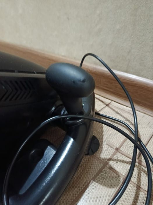 Продам руль игровой
Defender forsage gtr 
Полностью рабочий 
В комплек