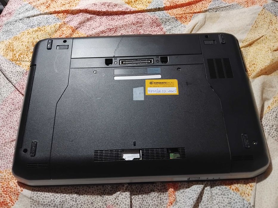 Vand Laptop Dell second hand, fara baterie