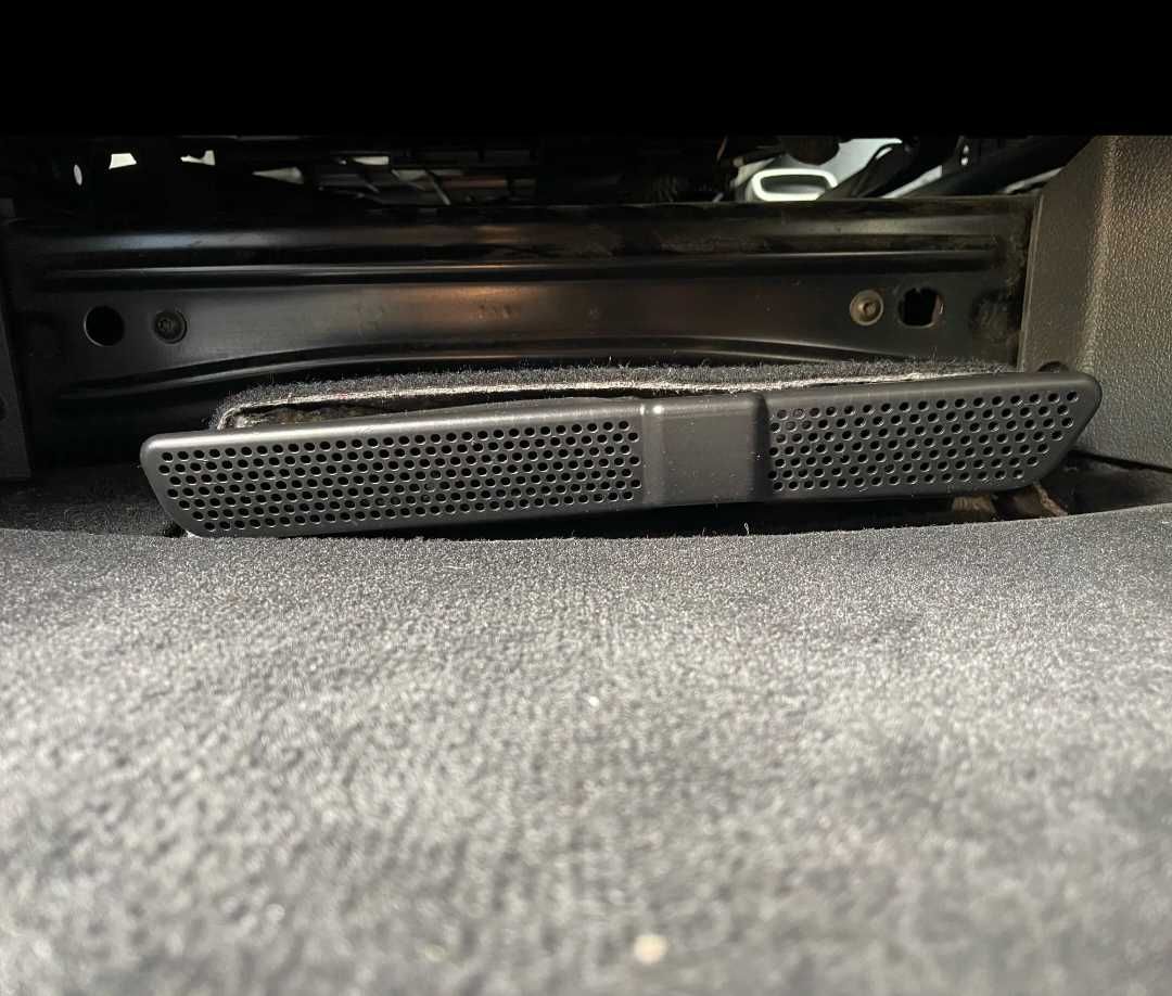 Капак въздуховод за климатика парното за VW Volkswagen Touran/Tiguan