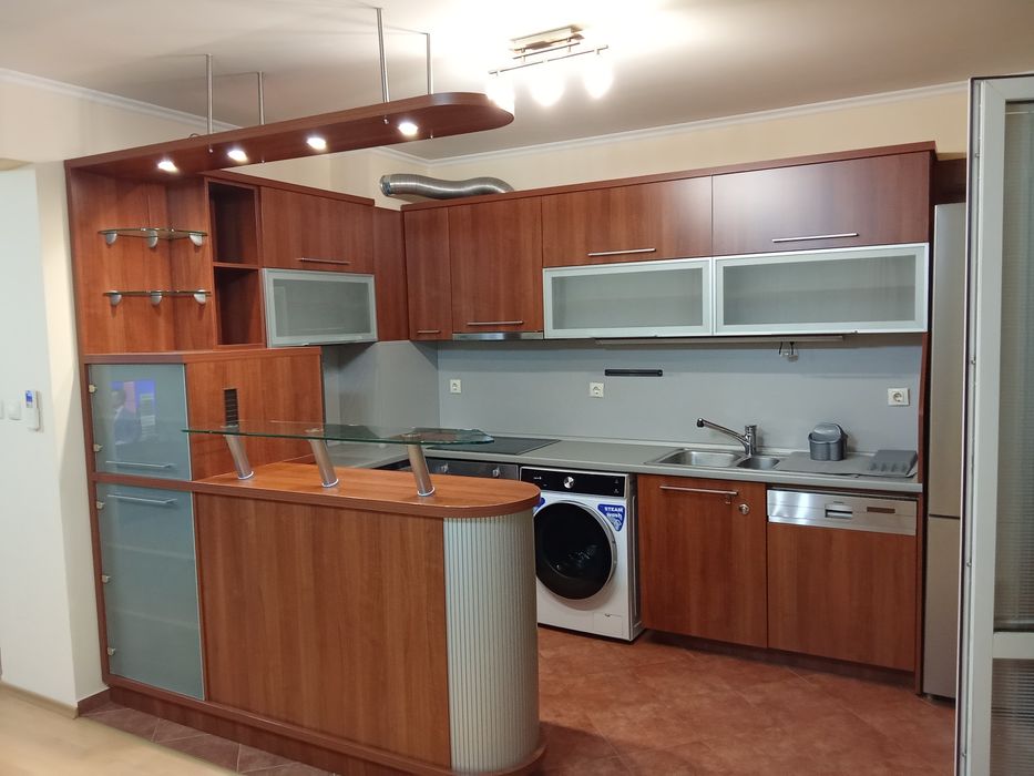 Тристаен апартамент