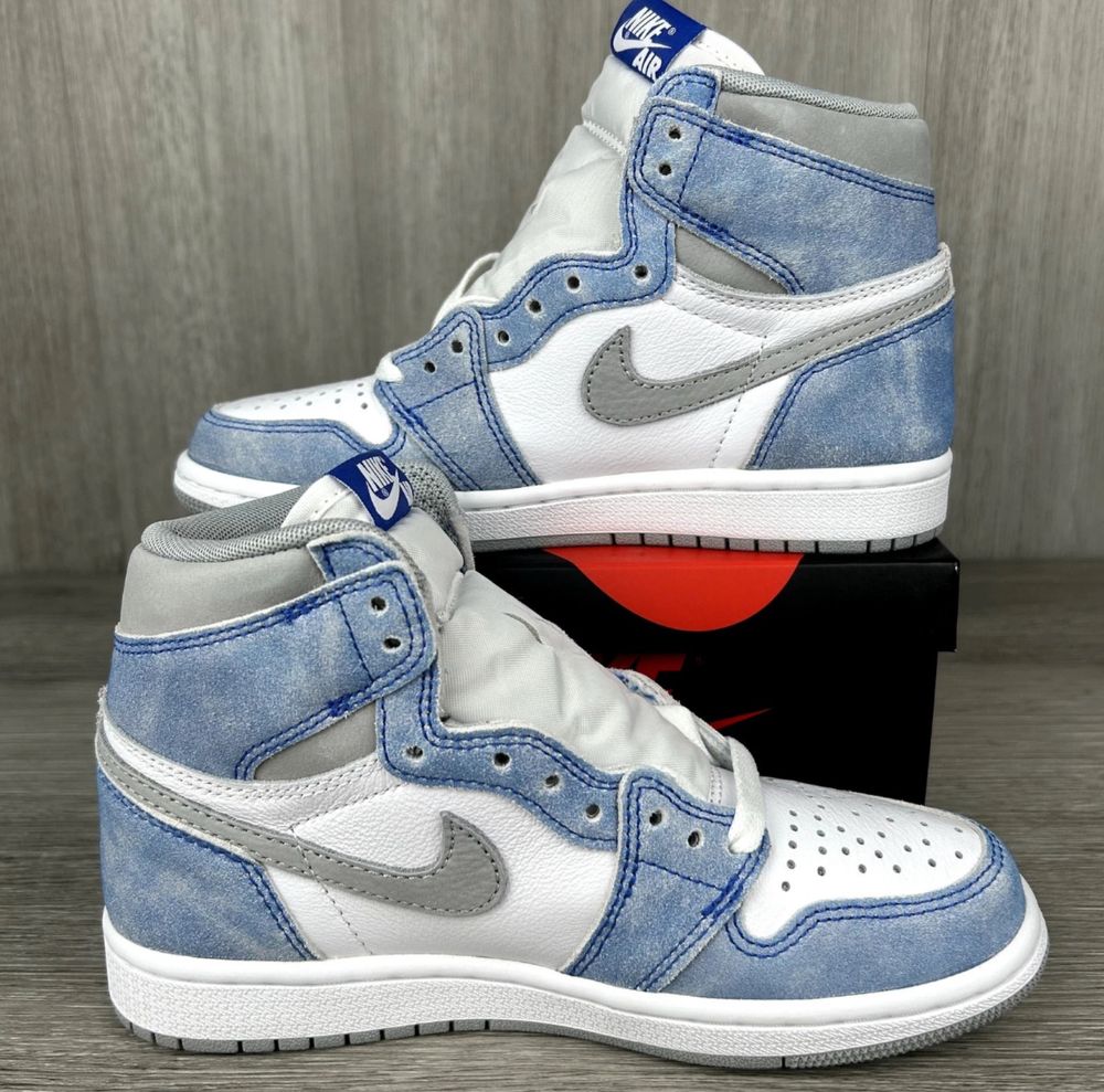 Adidasi Nike Air Jordan 1 Retro Hyper Royal Blue Grey