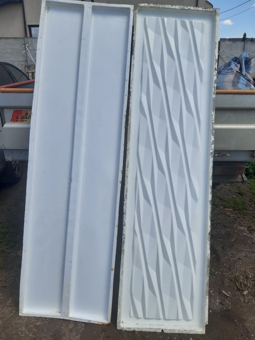 Vând matrite din abs pentru confecționat plăci de gard din beton