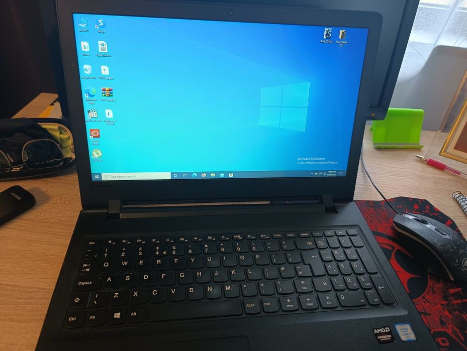 Laptop Lenovo IdeaPad rezolutie full hd