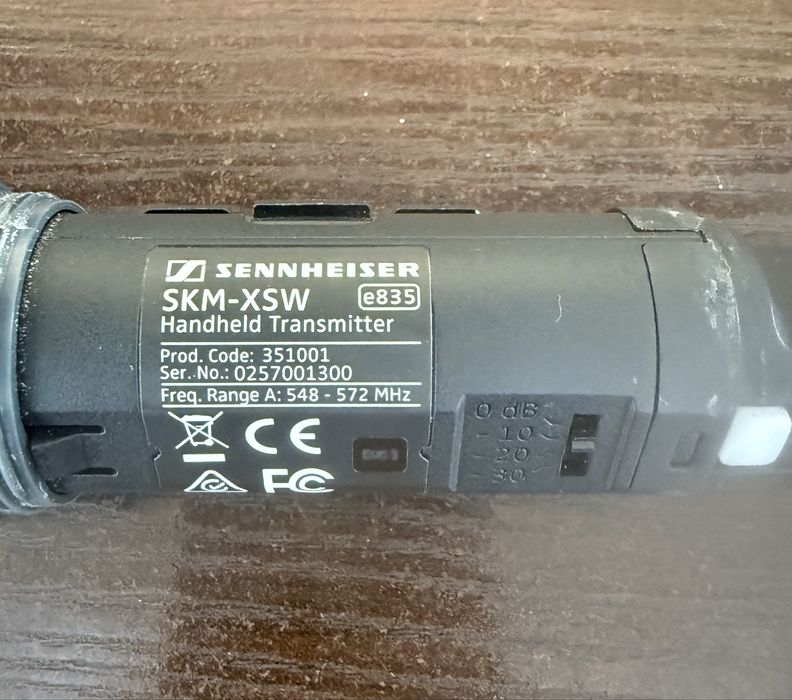 Продается радиомикрофон Senheizer SKM XSW e835 в отличном состояний
