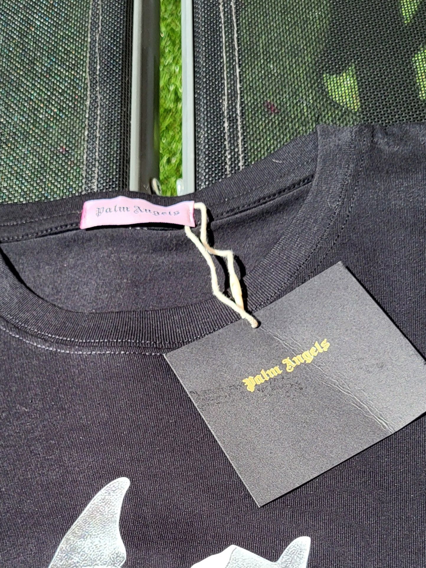 Tricou Palm Angels Shark Design Black 

Stare : Nou 

Mărime : S 

Des