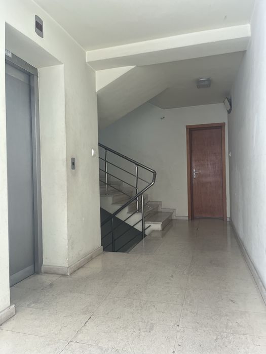 Дава се под наем Офис в Варна, Базар Левски - 1000 кв.м за 1000 € - Снимка #9