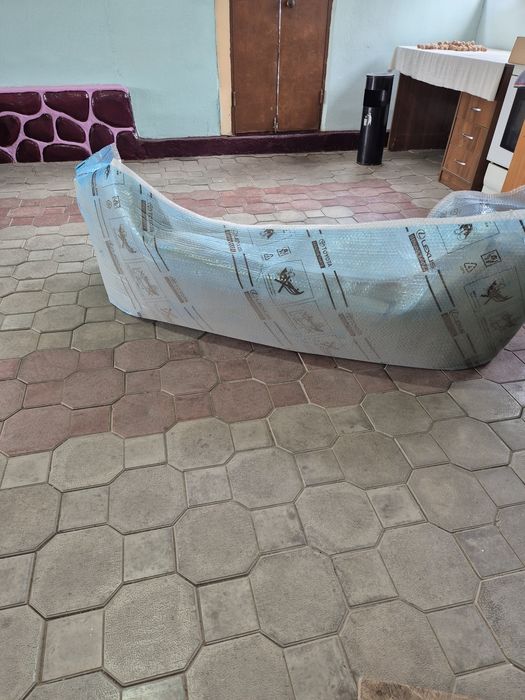 Продам задний бампер