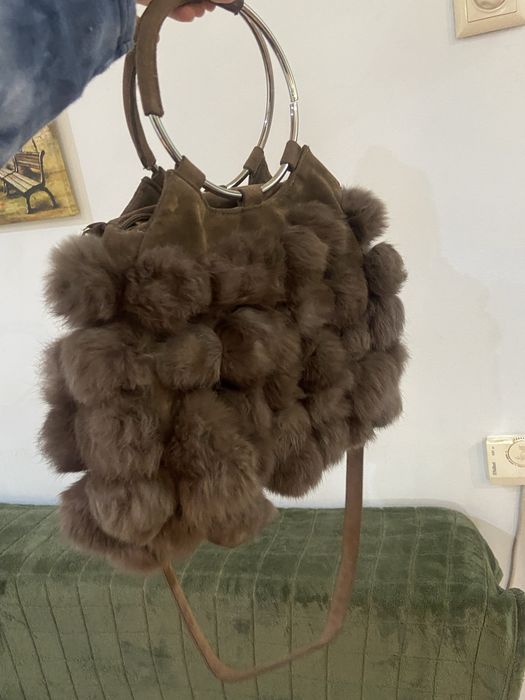 Incaltaminte si hainute