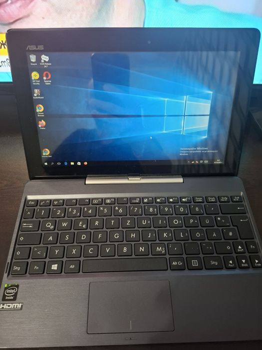 Лаптоп/таблет ASUS Т100ТА 10.1инча
Инсталиран Уиндоус, лек удобен с из