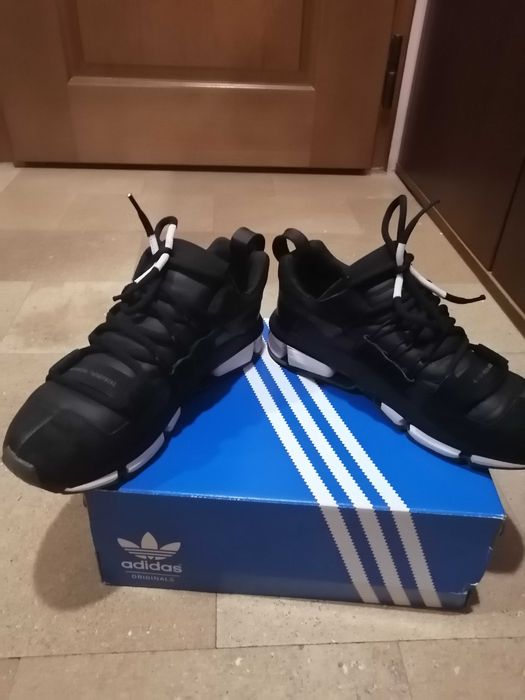 Продавам маратонки Adidas Twinstrike ADV Stretch Leather. Нови