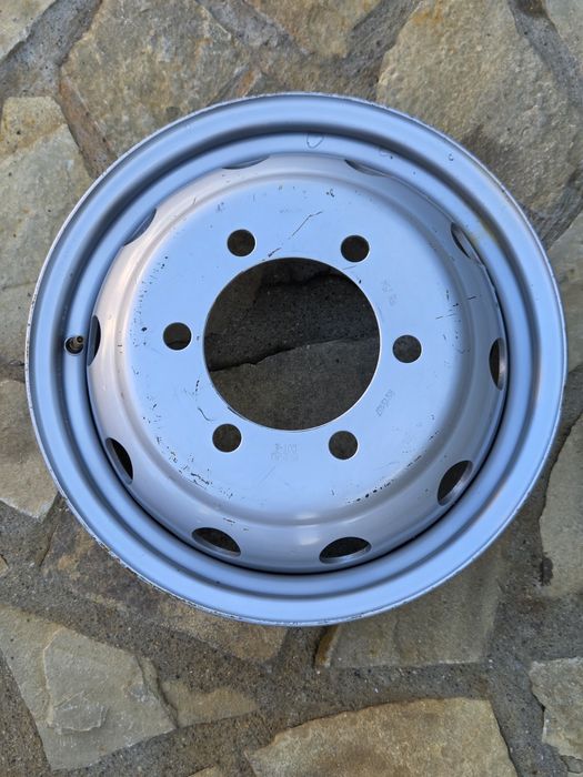 Jante Iveco Nissan Cabstar Pe 15" cu 6 Prezoane pentru Roți Duble Spat