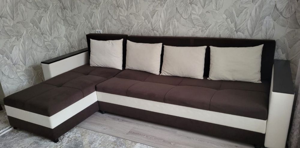 Продам диван угловой