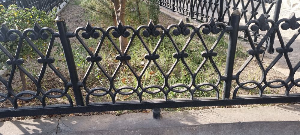 Chugun reshotka sotiladi. Чугун решотка сотилади.