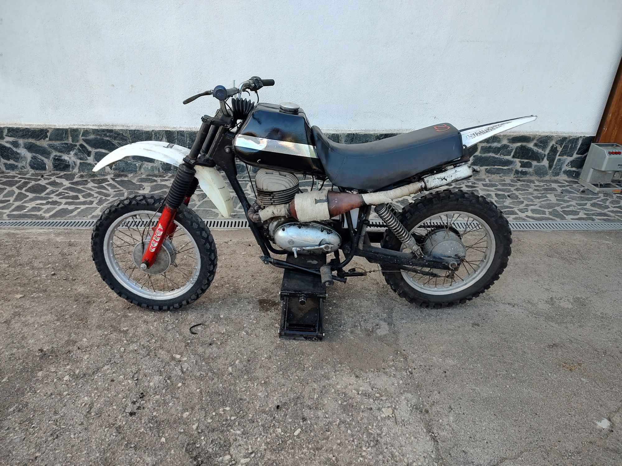 Чз крос 250 ,може и на части