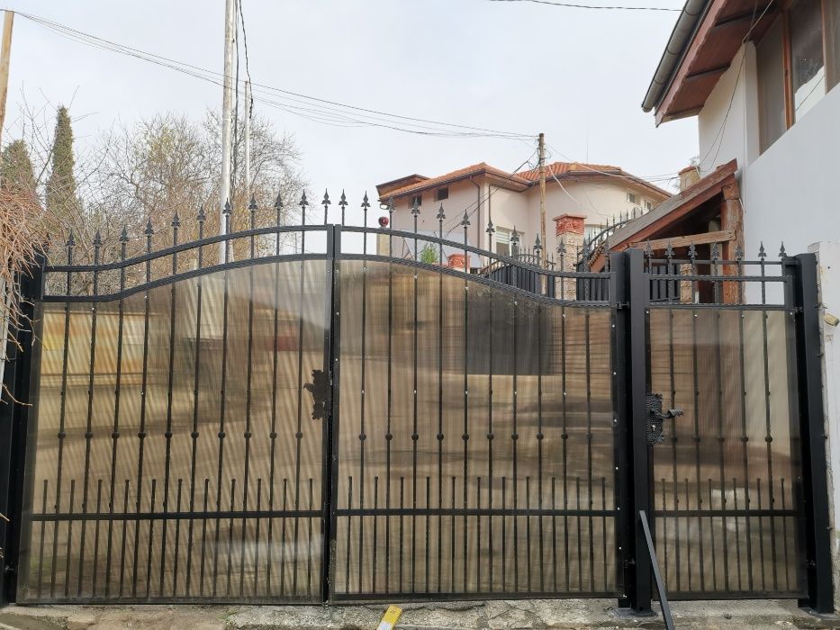 Метални конструкции - врати, решетки, парапети, огради и др.