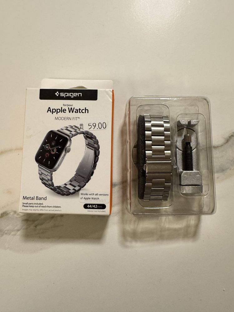 Оригинална каишка Apple Milanese Loop 44 мм и Spigen неръждаема 44 мм