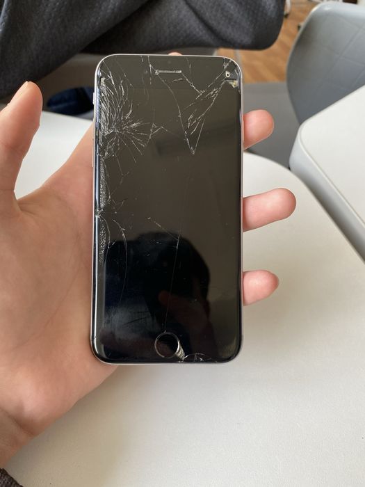 Продам айфон 6S в хорошем состояние