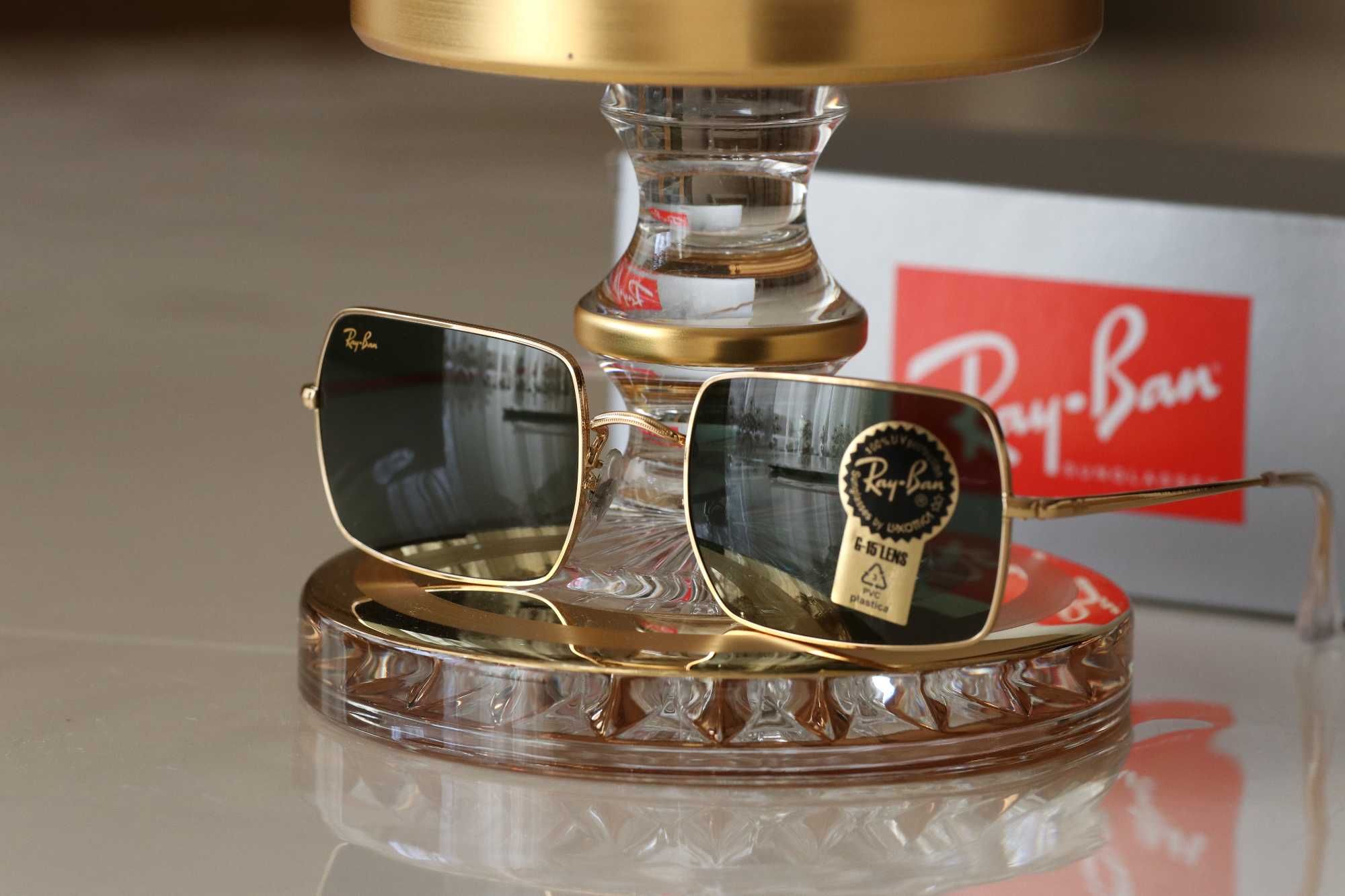 Солнцезащитные очки Ray-Ban RB1969