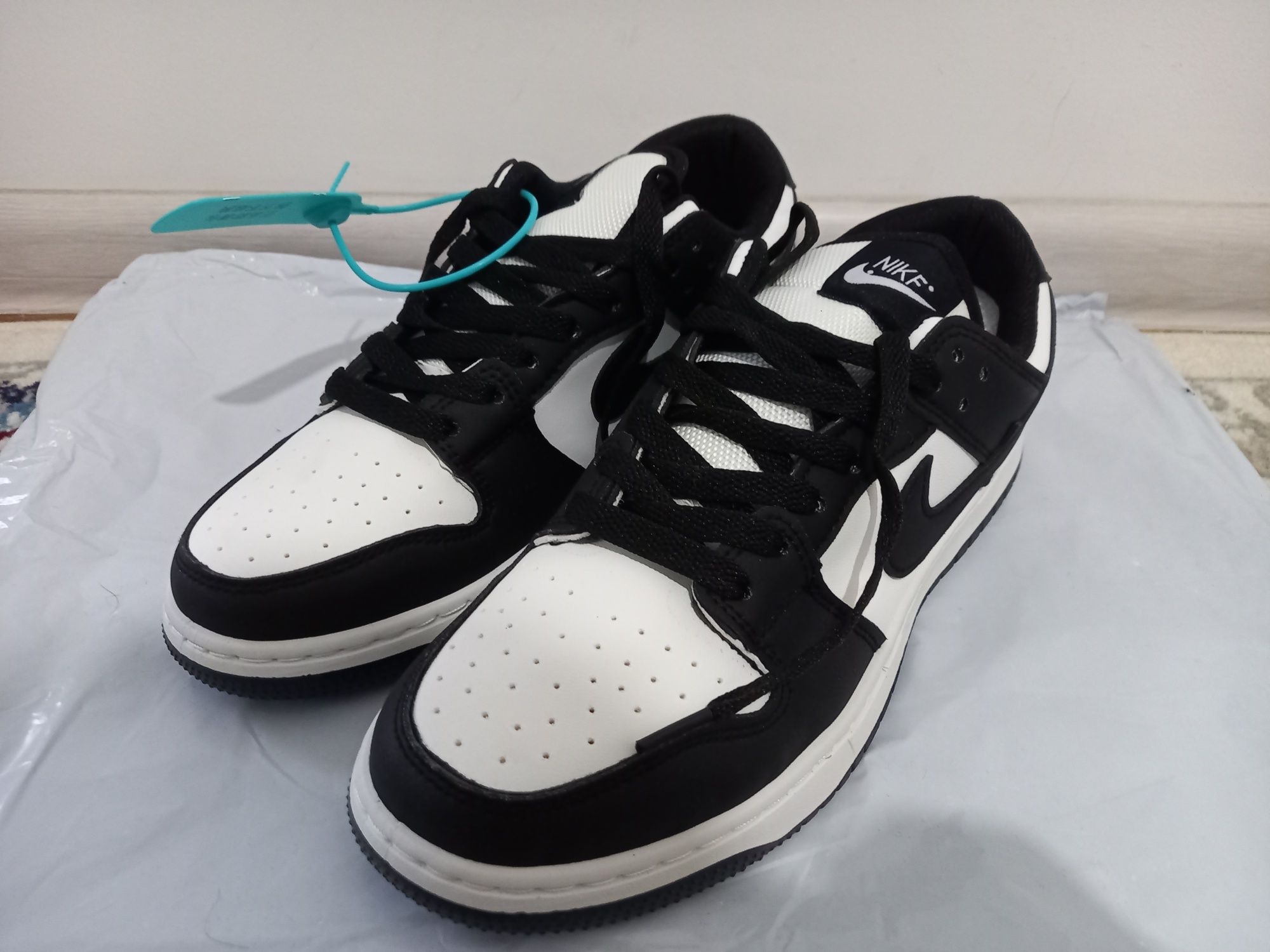 Кроссовки Nike продается.