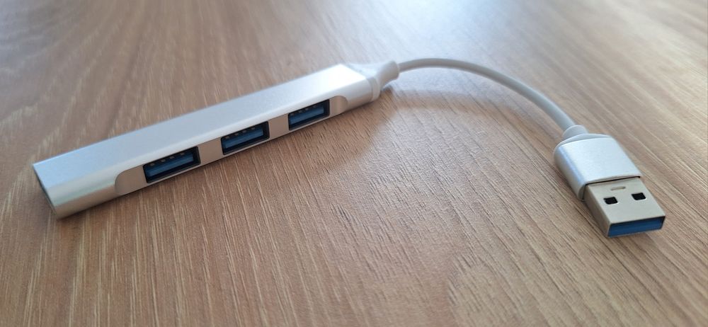 Hub USB - 4 sloturi (nou)