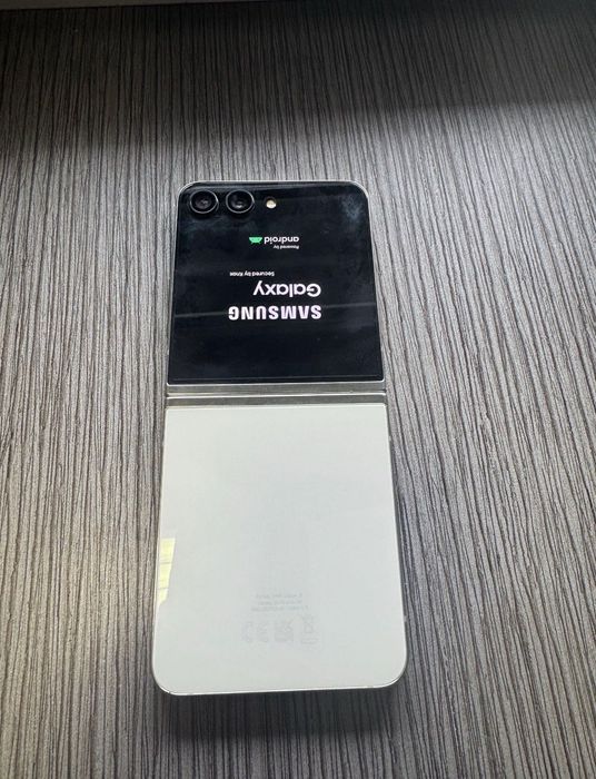 Samsung galaxy z flip 5