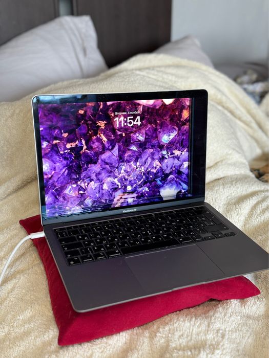 MacBook Air 2020 (на ремонт или на запчасти)