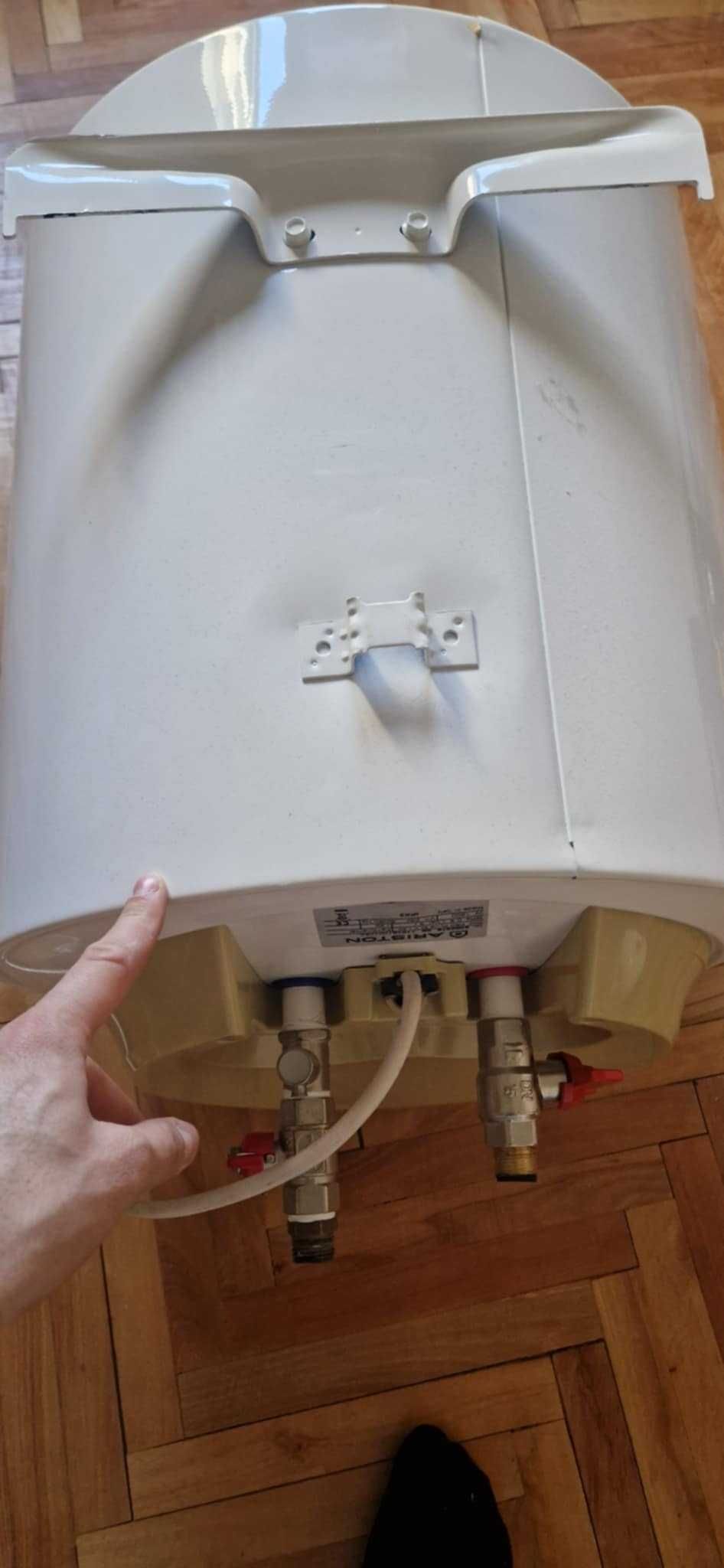 Vand boiler ariston 50L