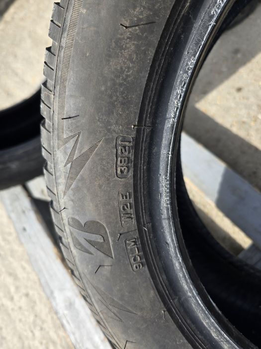 Anvelope de iarna 215-55r17 Bridgestone