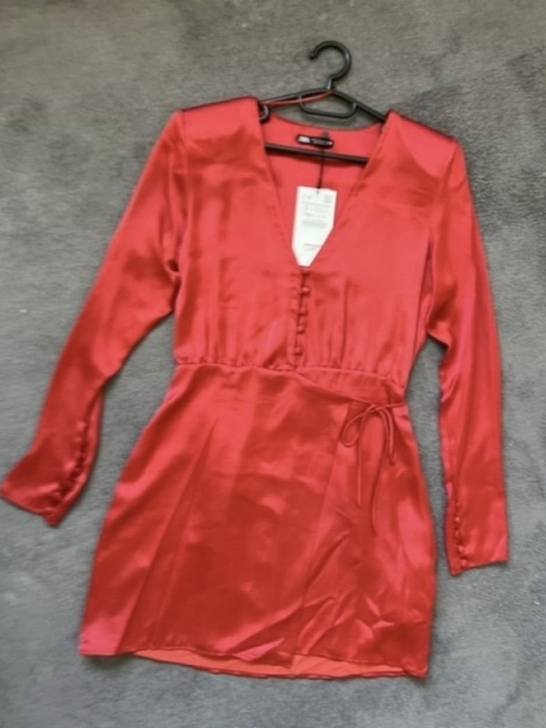 Rochie roșie pentru ocazii