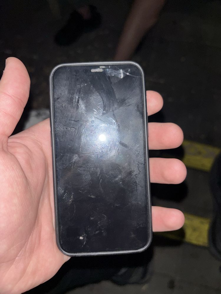Iphone 12 mini блокирал