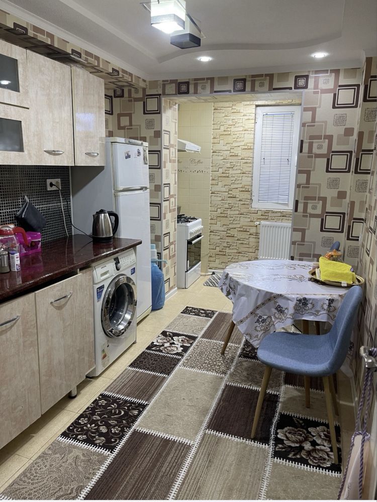 Сдается 1 комнатная квартира 300$ только семьям