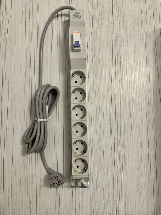 De vinzare prelungitoare din aluminiu SASE prize in stare perfecta