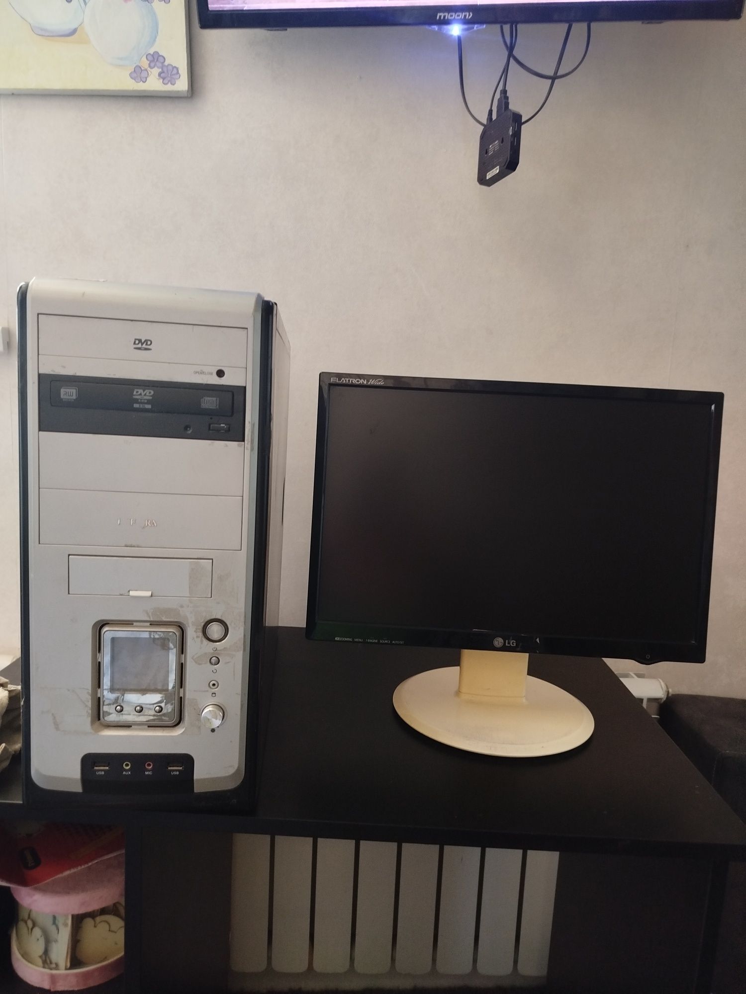 Компьютер с монитором