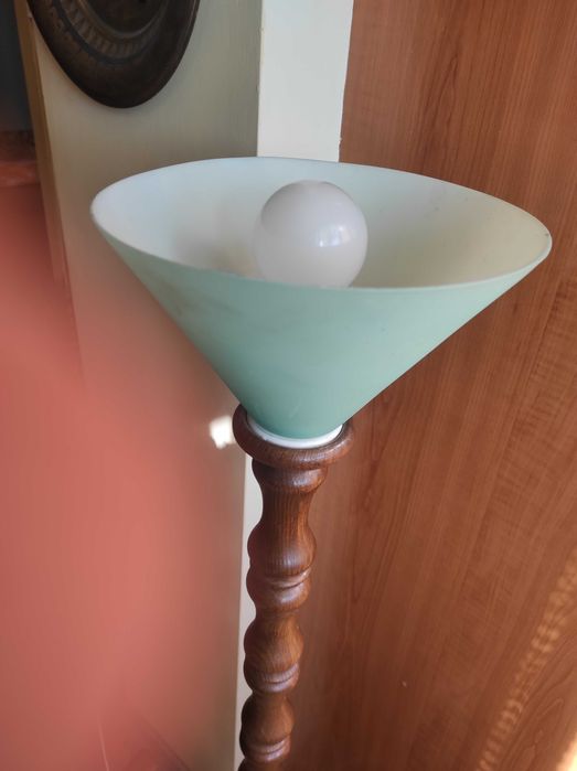 красив дървен лампион