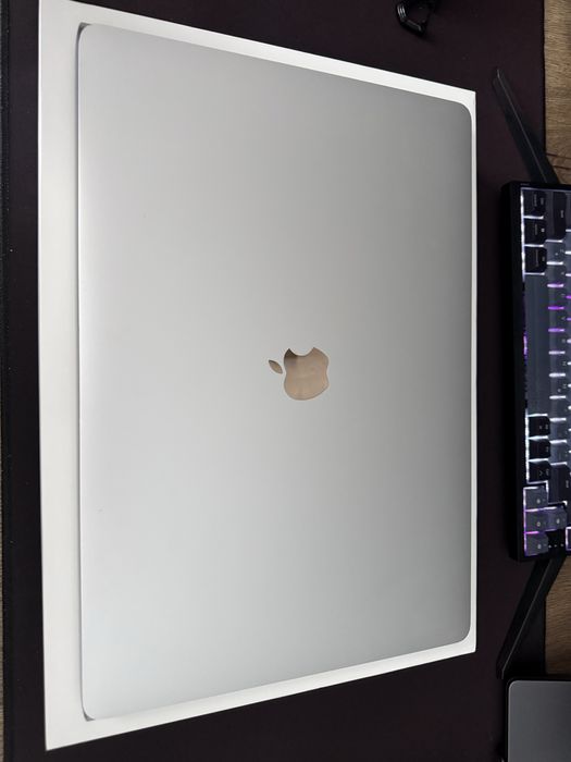 Apple MacBook Pro 16 2019 (fabricat 2021) i7 6-core 16GB RAM 512GB SSD