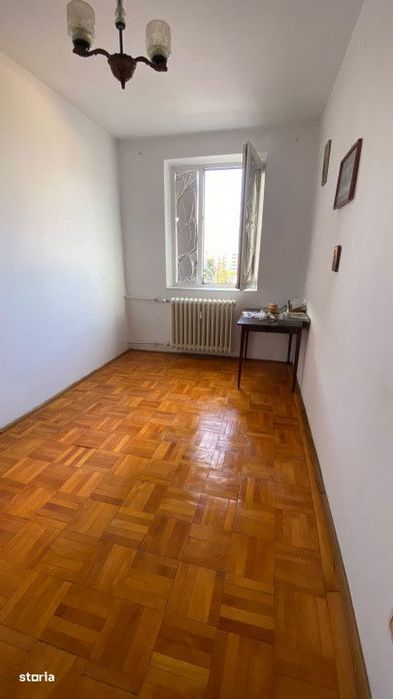 Apartament 3 camere, semidecomandat, et 4/4, zona Democratiei
