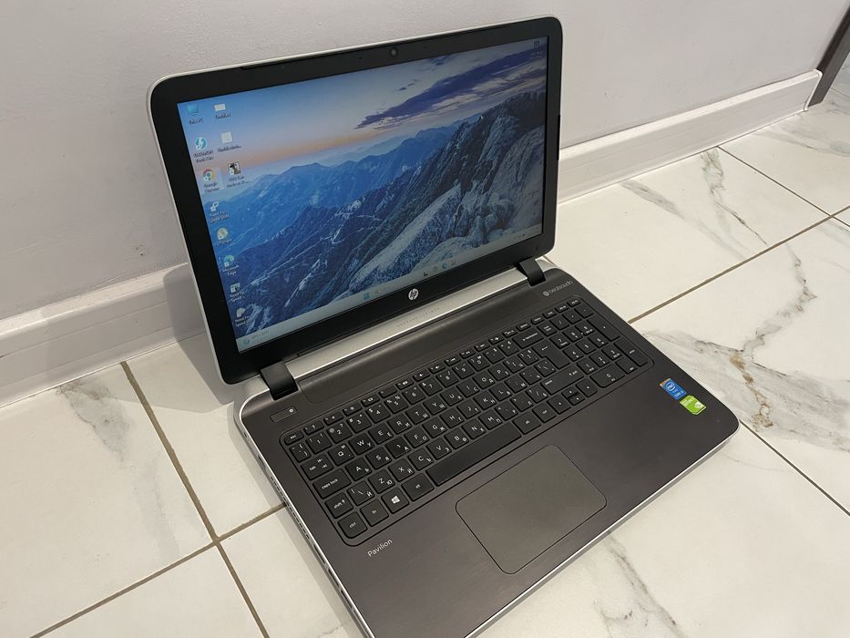 Hp 15 - Core i3-5010U, SSD- 256Gb, Ram -8Gb