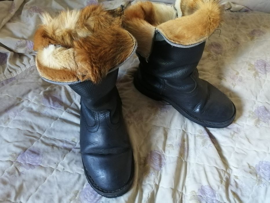 Унты, зимние сапоги.