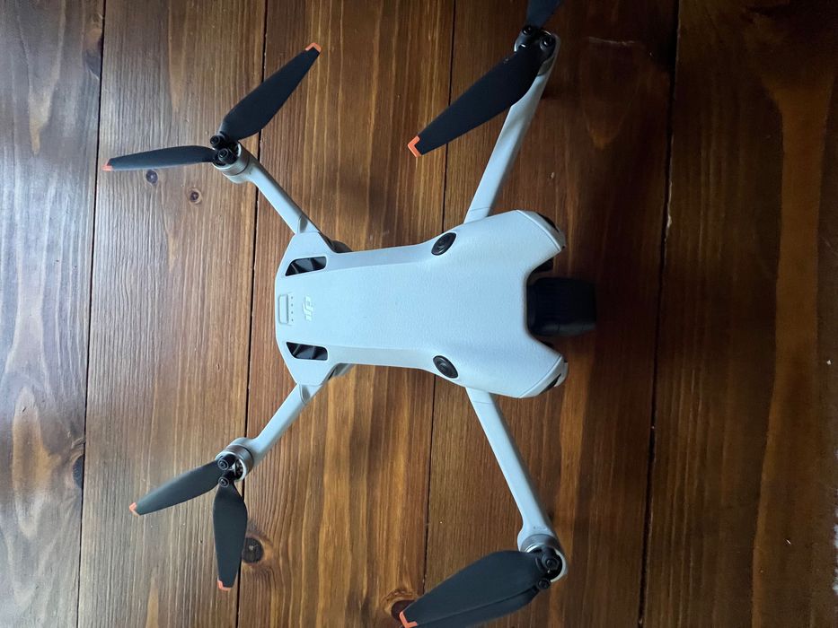 Дрон DJI Mini 4 pro