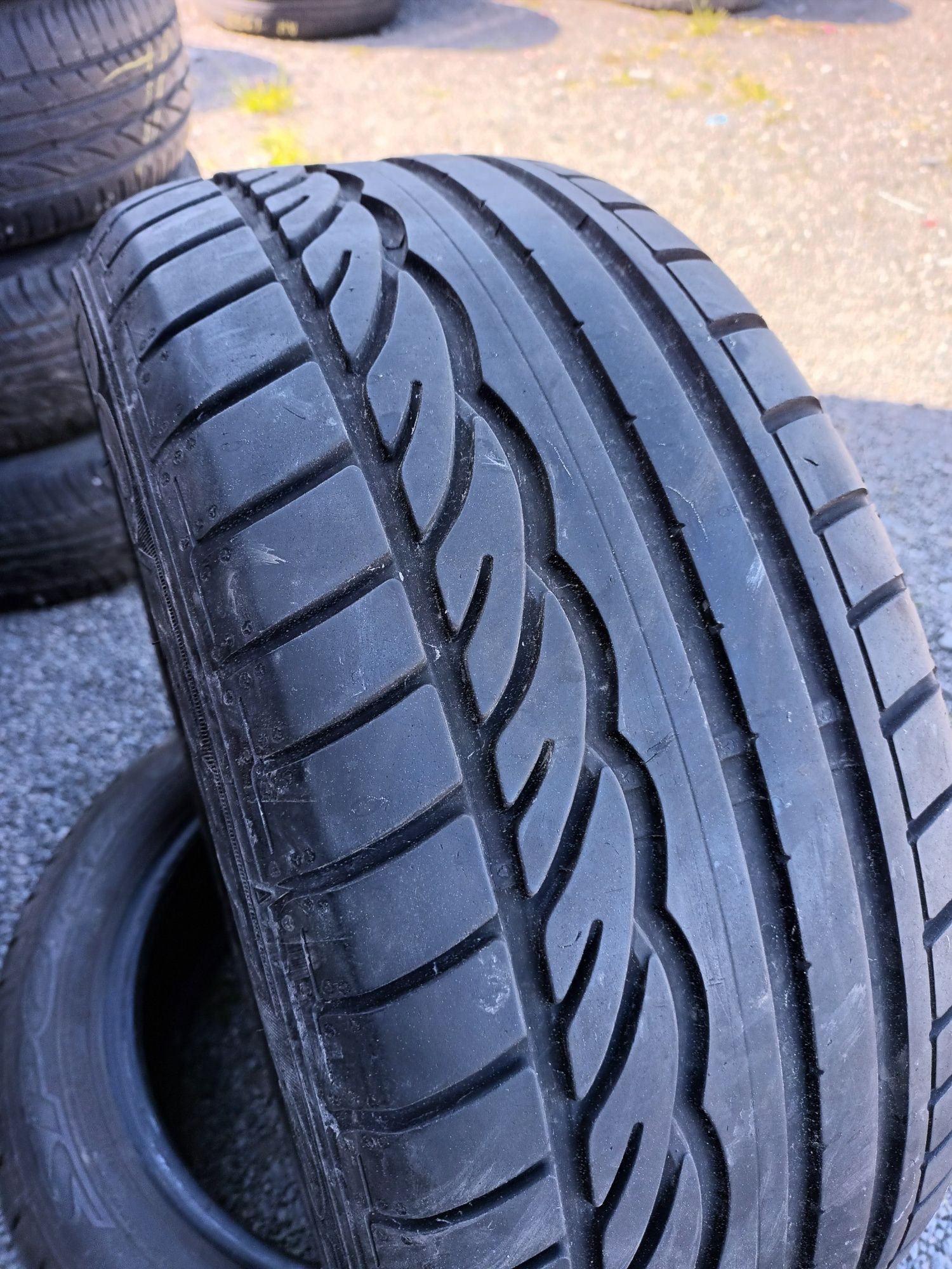 Продавам 2бр летни гуми 205 50  R 15 DUNLOP ДОТ 1109