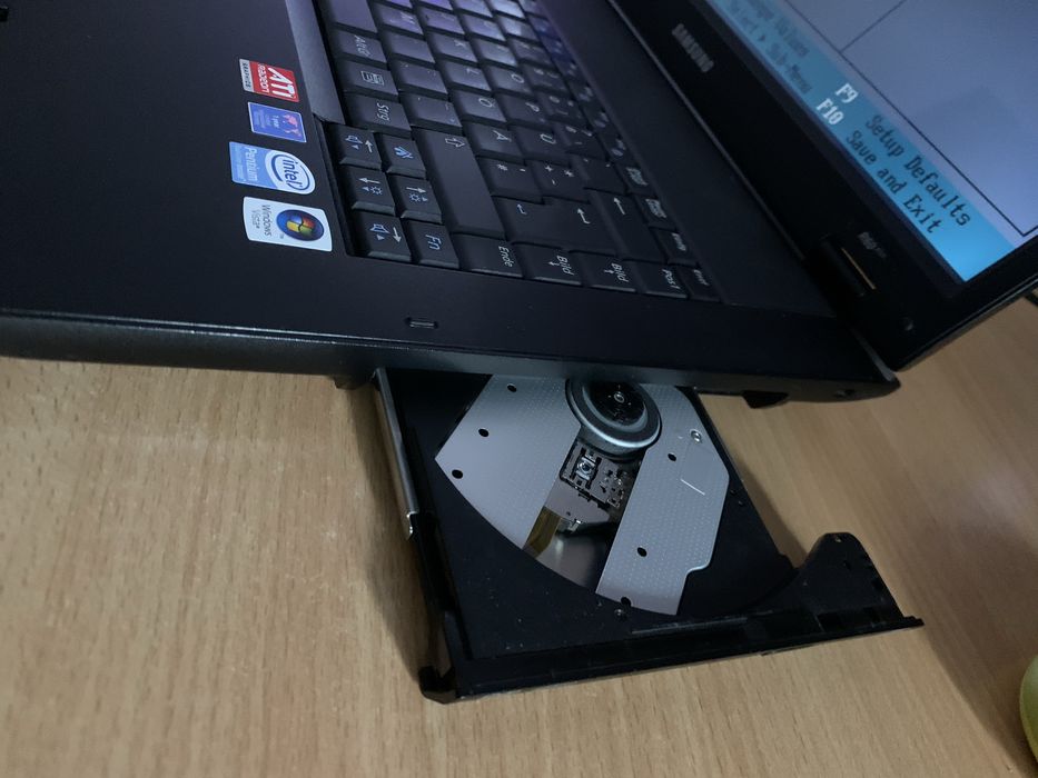 Laptop Samsung R60 Plus