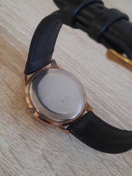 Позолоченные часы-Слава