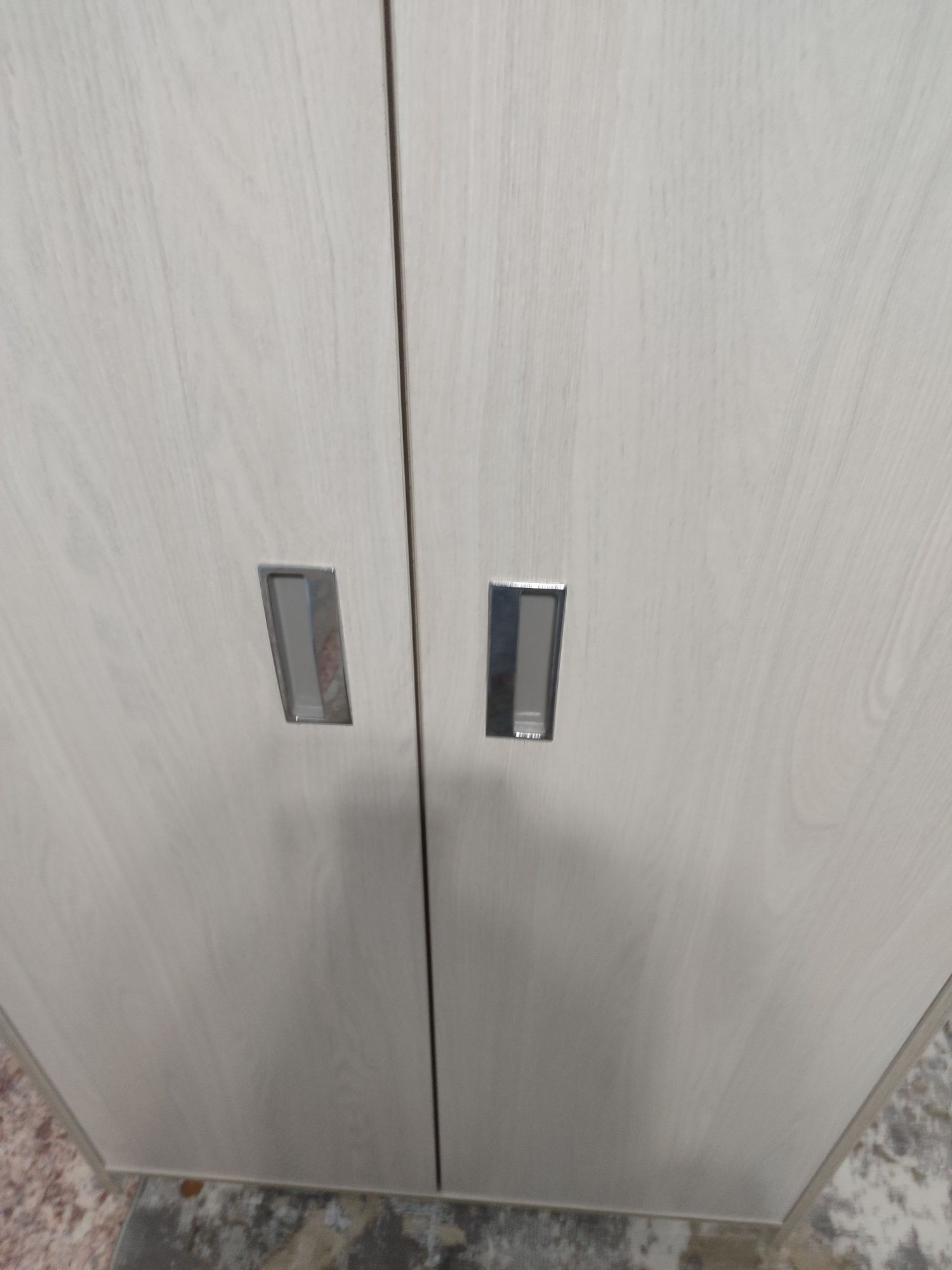Продам шкаф для детский,прихожку.