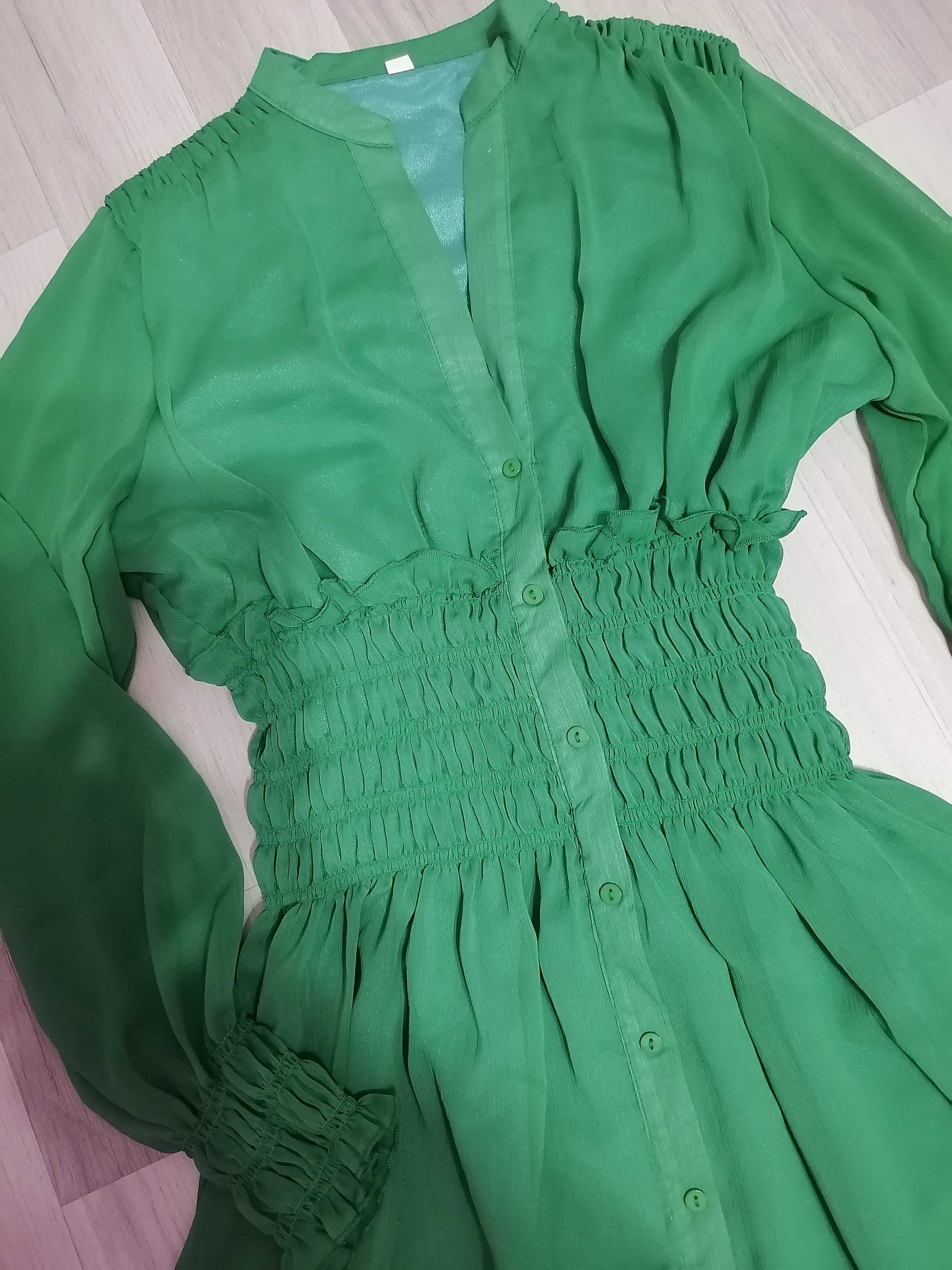Rochie elegantă, verde, cu talie elastică, mărime S.
