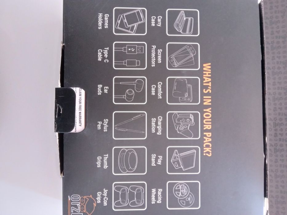Комплект аксесоари Orzly, съвместим с конзолата Nintendo Switch OLED