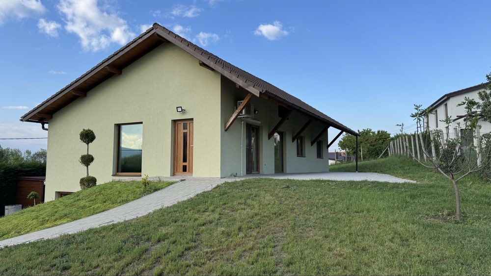 Casă de vânzare in comuna Ciugud